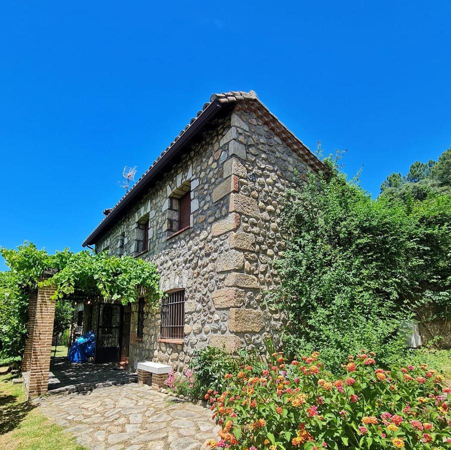 Casa Rural En Candeleda Con Piscina Y Un Maravilloso Jardin 외부 사진