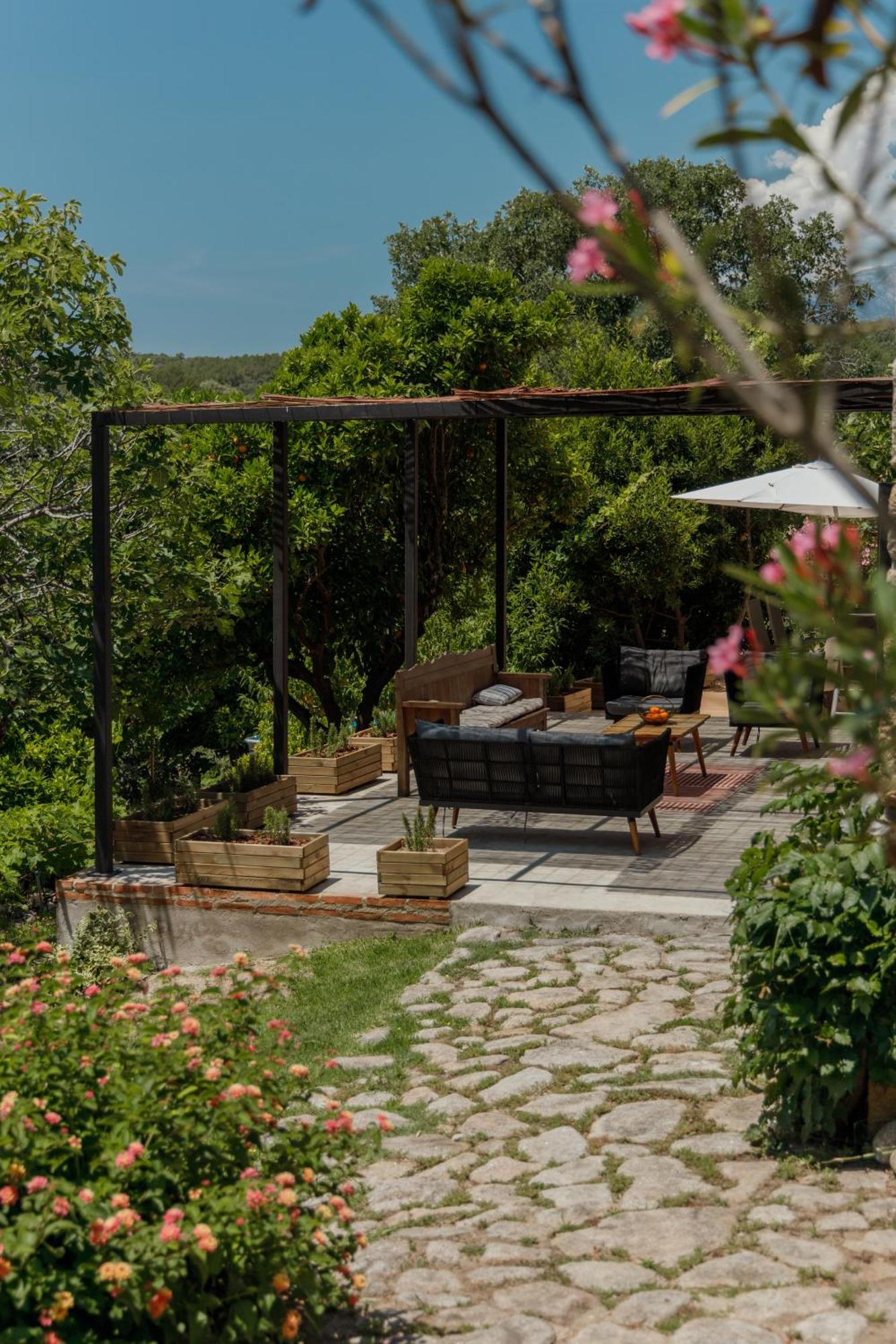 Casa Rural En Candeleda Con Piscina Y Un Maravilloso Jardin 외부 사진